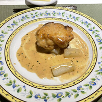 ビストロ ボンファム - メインのお魚料理 アンコウ ビスクソース