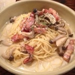 SABOU 虎ノ門店 - 直火で炙ったベーコンのクリームスパ