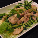 雲呑ショップ70 - せせりと豆苗の塩炒め