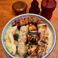 伊勢廣 京橋本店 - ささみ・もも肉・団子・皮身・肝