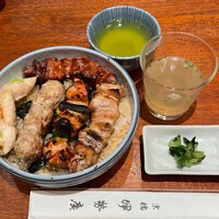伊勢廣 京橋本店 - 焼鳥5本丼 2300円