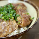 南風 - トロトロに煮込まれた軟骨ソーキが4つも！