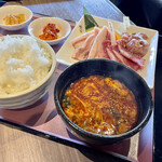 焼肉 桜咲 - ミックスランチ…1780円