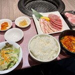 焼肉 桜咲 - ミックスランチ…1780円