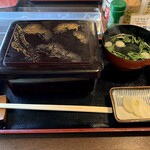 私達夫婦はうな重特上 2360円