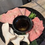 場外焼肉 榮登庵 - カイノミ　　ザブトン