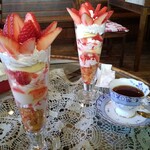 喫茶四季 - いちごパフェ