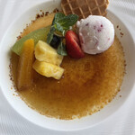 フレンチ ベイ・ビュー - 飼い主（←夫）はクレームブリュレ。大きい！