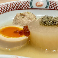 すぎ乃 麻布十番 - 玉子、大根、せせりのつみれ