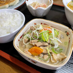 大関 - もつ煮セット（お新香、ライス付き）…＋300円