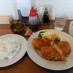 レストランビッグ - Ｂランチ(ササミフライ、ご飯、スープ、小鉢)、頂いた飴玉