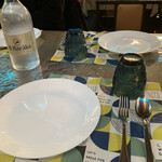 インド・パキスタン料理 アルバラカ - 卓上アイテム。
      席にも恵まれて奇跡の時間を楽しく過ごせました。
      マタいつの日か必ず！