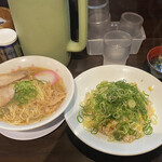 のりや食堂 - 中華ラーメンとネギ豚チャーハン（2023年3月23日撮影）