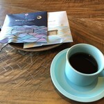 界 アンジン - 係の方がいれてくださったお茶と茶菓子（クッキー　下の売店でひとつ650円で購入可