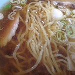 山形屋 - やや縮れが入った感じの細めん