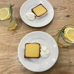 buik - レモンとアーモンドのケーキ、自家製ジンジャーレモネード