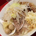 ラーメン二郎 - ラーメン半分＋ニンニク＋ショウガ半分