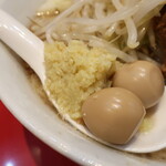 ラーメン二郎 - ショウガ半分