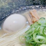 上方レインボー - 冷製イリコそば塩大盛り、味玉アローカナ