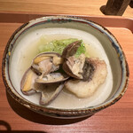 割烹 にしい - アサリ大好きな自分にはキャベツにエキスが染み込んだ上に白身の魚もアクセントになっていて嬉しいひと鉢でした