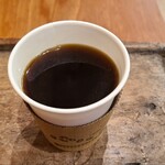 オブスキュラ コーヒー ロースターズ 本通 - ①本日の珈琲(税込380円)
ルワンダ珈琲豆とブルンジ珈琲豆のブレンド
浅煎りなので酸味はあるが深過ぎず苦味は控えめ、少しフルーティーさもあります