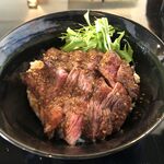 おにくダイニングX - 料理写真:牛サガリステーキ丼