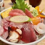 Taishuu Sushi Sakaba Oohama - 海鮮丼¥1,490