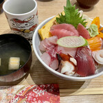 Taishuu Sushi Sakaba Oohama - 海鮮丼¥1,490