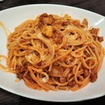 イタリア酒場リーガルリゴレット - パスタは大盛りもOK！迫力あるボリュームの、自家製ミートソースと新じゃが芋のトマトクリームソース