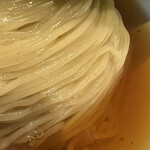 らぁ麺や 嶋 - 鰹昆布水つけ麺　麺のアップ