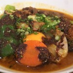 ケムリ食堂 - 牛スジ月見スープカレー(50辛＋鬼けむり)アップ