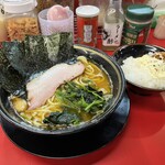 王道家直系 IEKEI TOKYO - 【再訪】ラーメン＋半ライス