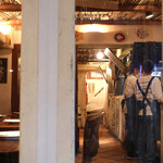 ヴァカンツァ - 突き当たりの階段で２Fへ