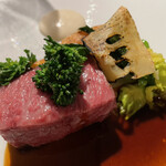 sincere - 鳥山牧場　赤城牛の赤身肉、炭火焼き　芽キャベツ、淡路の新玉葱添え