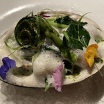 sincere - 北寄貝の貝焼き、エスプーマソースも北寄貝　山菜添え