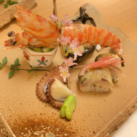 すざき町食・心旬ぎく - 海老塩焼き、牡蠣船昆布蒸し、あじ寿司、いいだこ煮、たけのこといかの木の芽和え