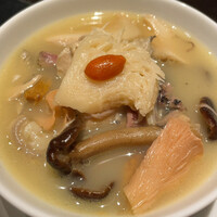 御膳房 銀座店 - 御膳房銀座店(雲南キノコ烏骨鶏火鍋1杯目)