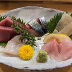 魚がし寿司 - 刺身盛り合わせ