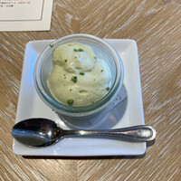 Le Beurre Noisette NAGOYA - ブロッコリーのムース　桜のアイスを添えて