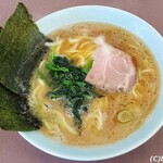 横浜らーめん 本牧家 - ラーメン並