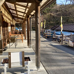 千寿堂 - 外でも食べれる。