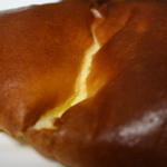 ぱん吉 - クリームパン　168円　どっしりとしたカスタードクリームがたっぷり。