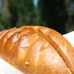 ぱん吉 - おいしい！ピーナツクリーム入りパン