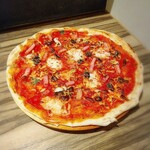 イタリア食堂BiBBER - ピッツァ カプリチョーザ(ハッピーアワー価格) ¥550