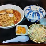 Ichifuku - 肉丼・ラーメン　800円