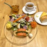 Garden cafe Au coju - マルシェ野菜と低温調理サーモン