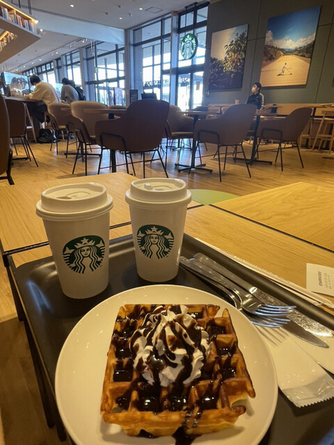 スターバックスコーヒー TSUTAYA BOOKSTORE AIZU店（STARBUCKS COFFEE） - 西若松（カフェ）の写真