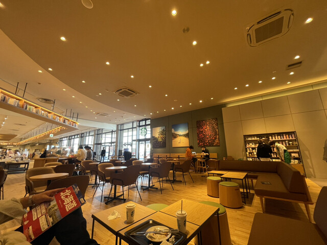 スターバックスコーヒー TSUTAYA BOOKSTORE AIZU店（STARBUCKS COFFEE） - 西若松（カフェ）の写真