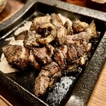 いっしん - モモ肉炙り焼き980円