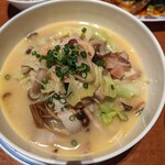 老四川 飄香小院 - ランチメニューから海味麺。乾物の旨みたっぷりのスープが美味しくてファンになりました。